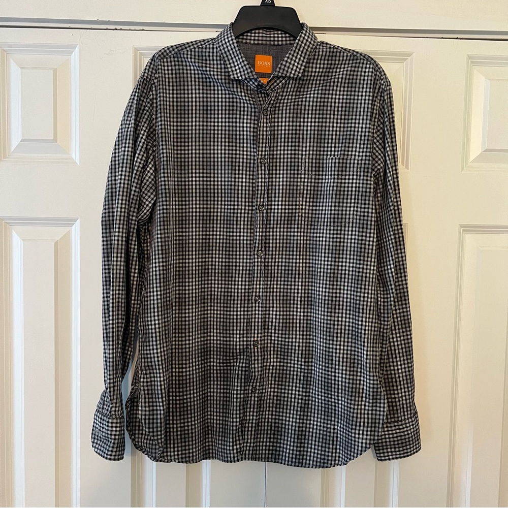 ⭐️ Hugo Boss Black and White Casual Button Down Shirt